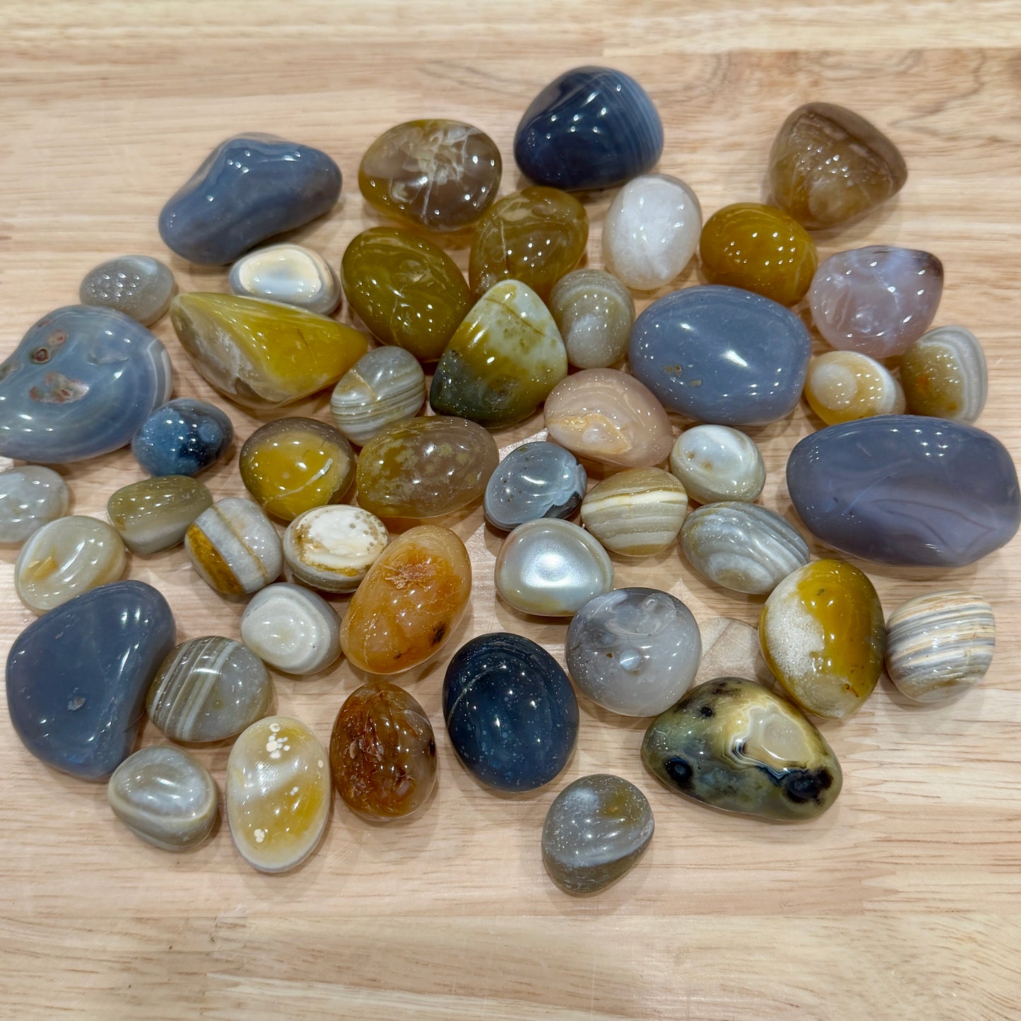 Mixed Agate Tumbles (½ lb)
