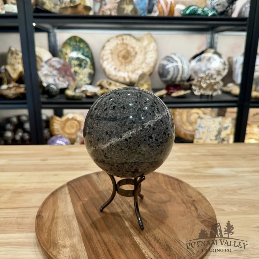 Yooperlite Sphere 5.17’’, UV Reactive Glow - Sphere