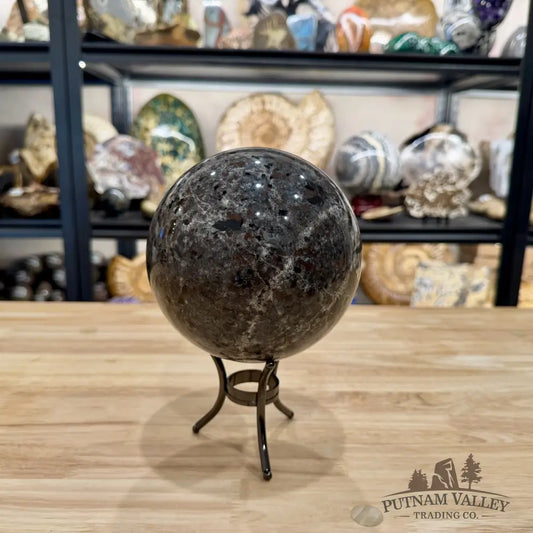 Yooperlite Sphere 5.7’’, UV Reactive Glow - Sphere