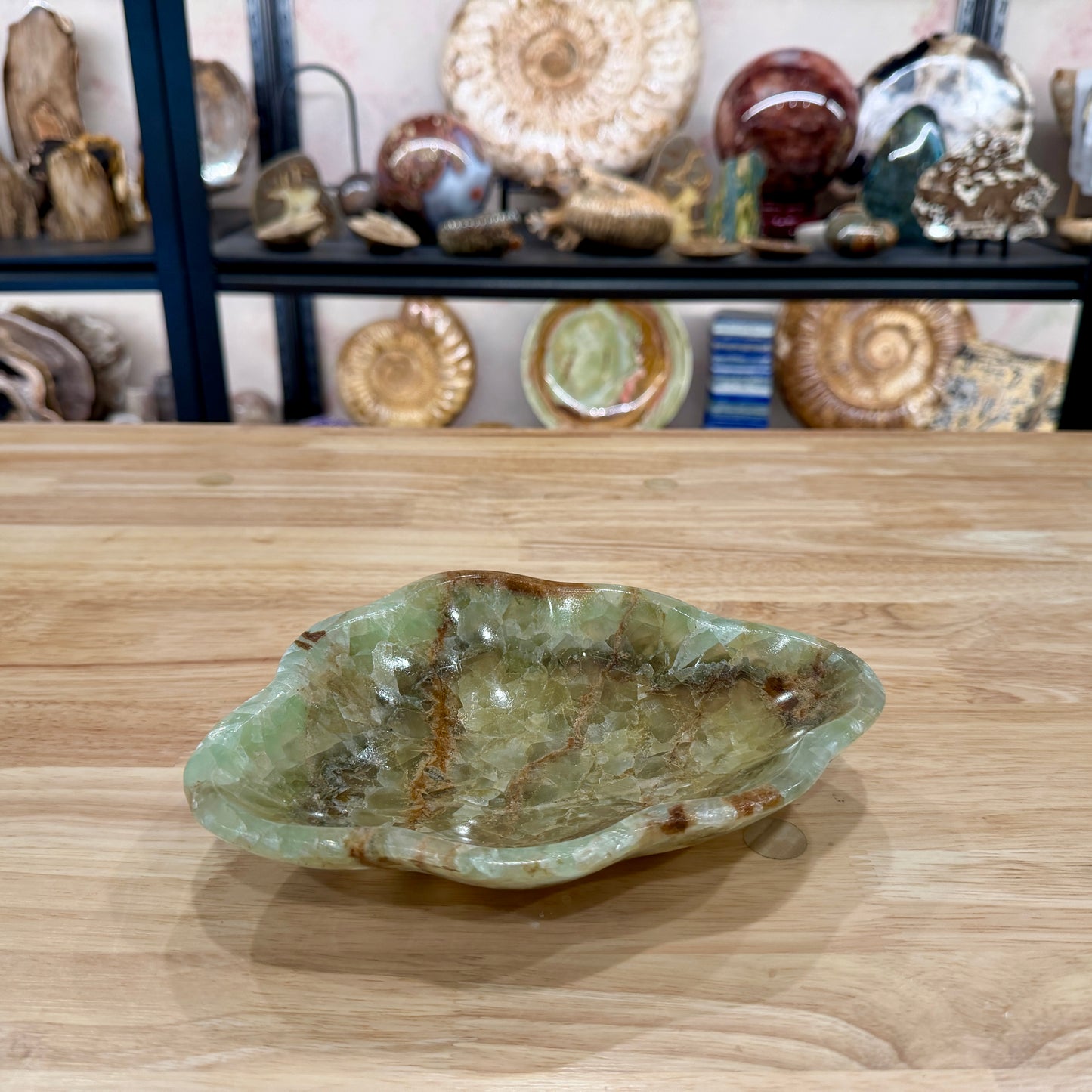 Handcrafted Mexican Pistachio Onyx Bowl 8.23"
