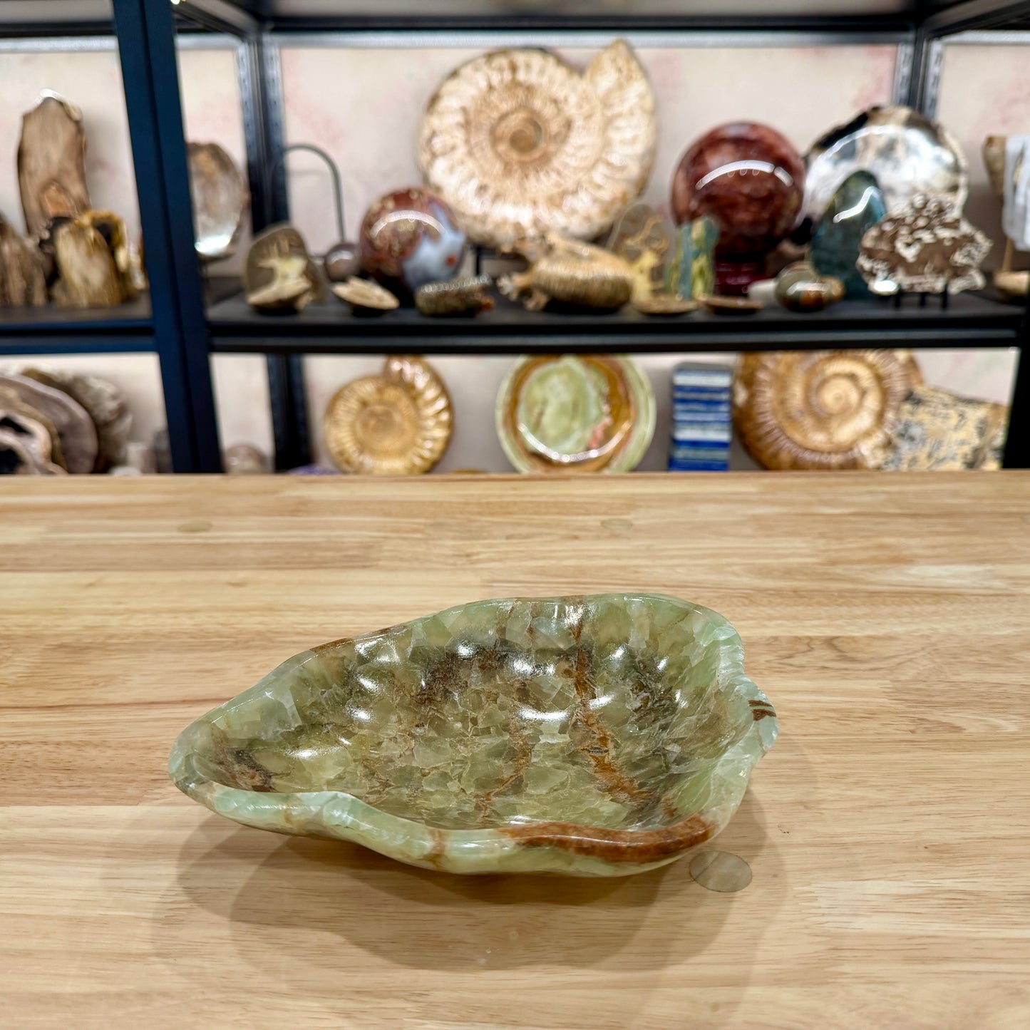 Handcrafted Mexican Pistachio Onyx Bowl 8.23"