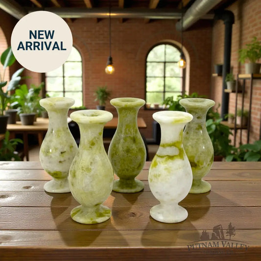 Lantian Jade Small Vase Sculpture