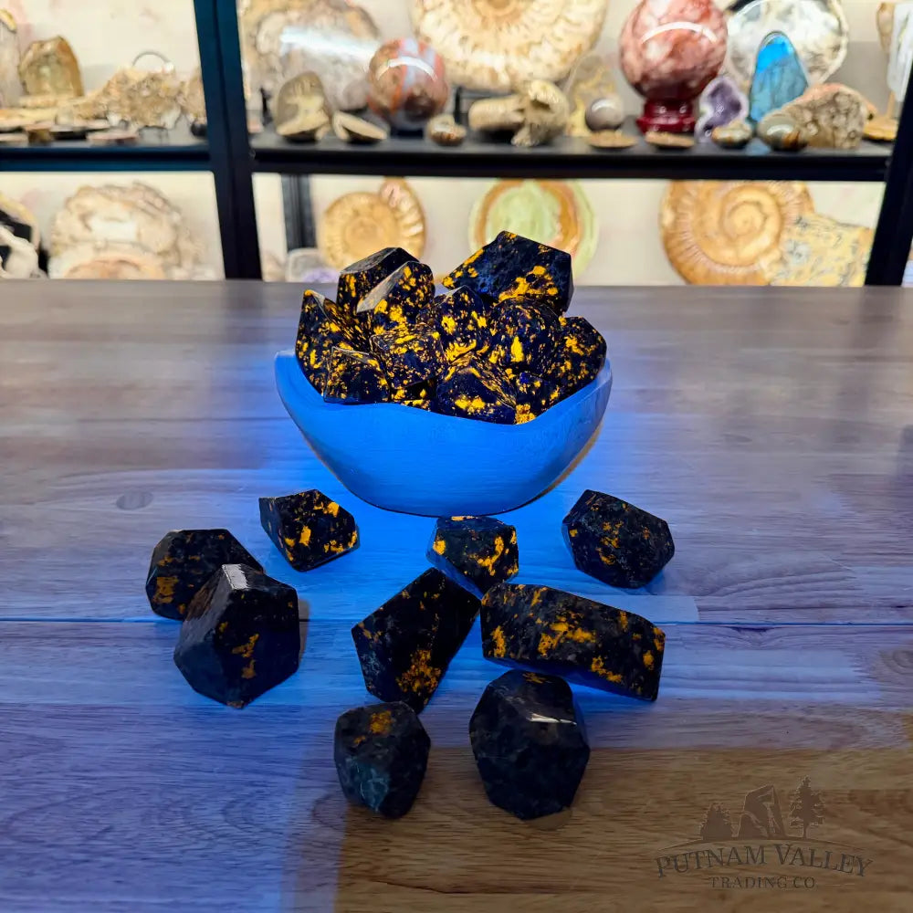 Polished Yooperlite Freeform Stones (1 lb), UV Reactive Glow - Tumbled Stone