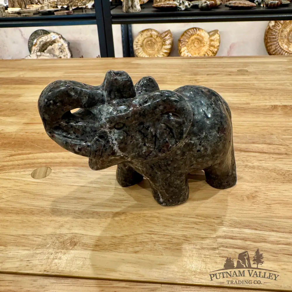 Yooperlite Elephants Sculpture