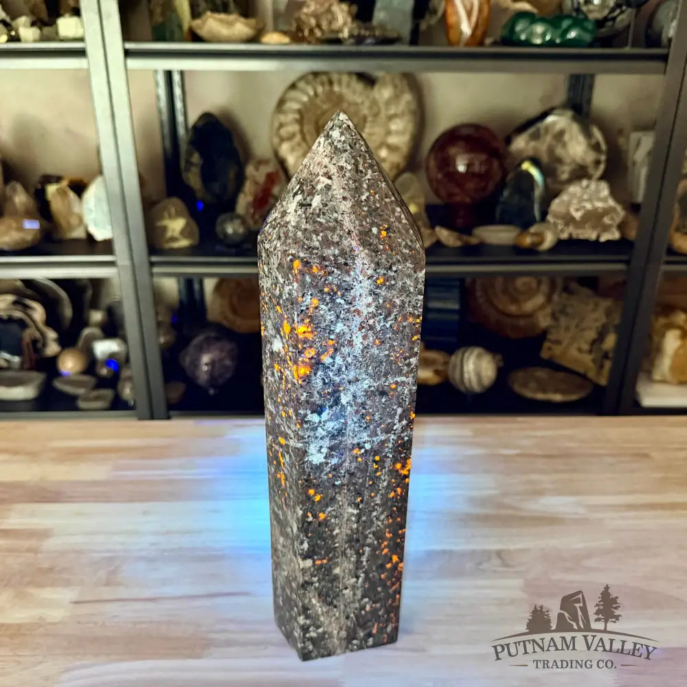 Yooperlite + Hematite Tower 16.75’’ | 21.74lb - Tower