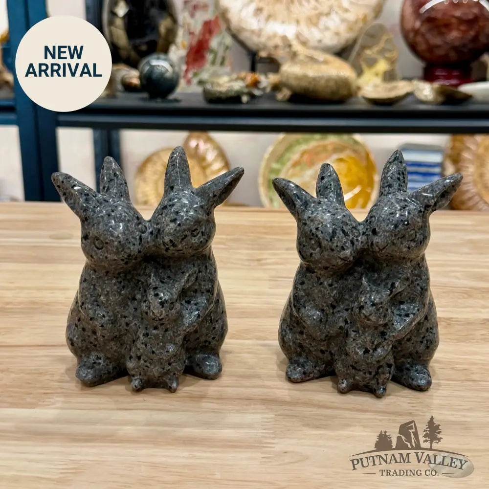 Yooperlite Rabbit Family, UV Reactive Glow - Sculpture