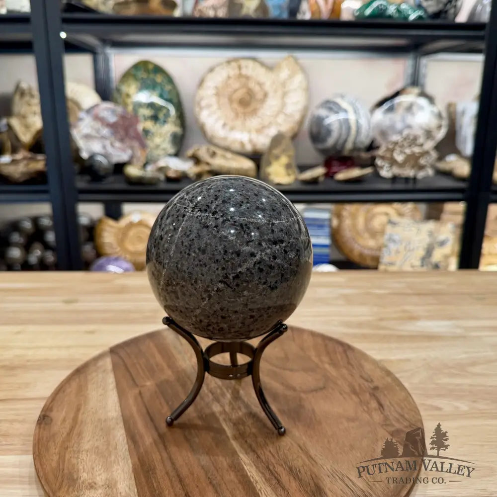 Yooperlite Sphere 4.44’’, UV Reactive Glow - Sphere
