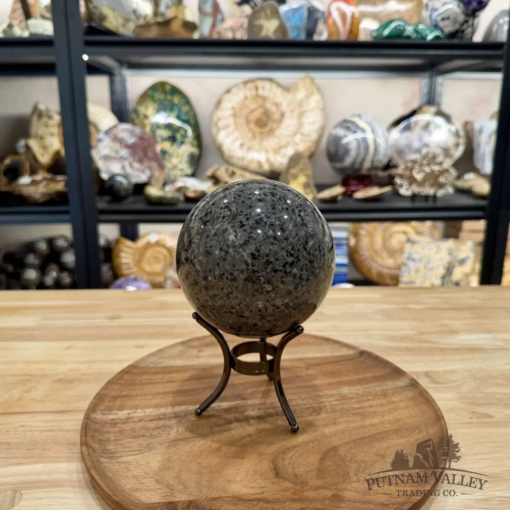 Yooperlite Sphere 4.66’’, UV Reactive Glow - Sphere