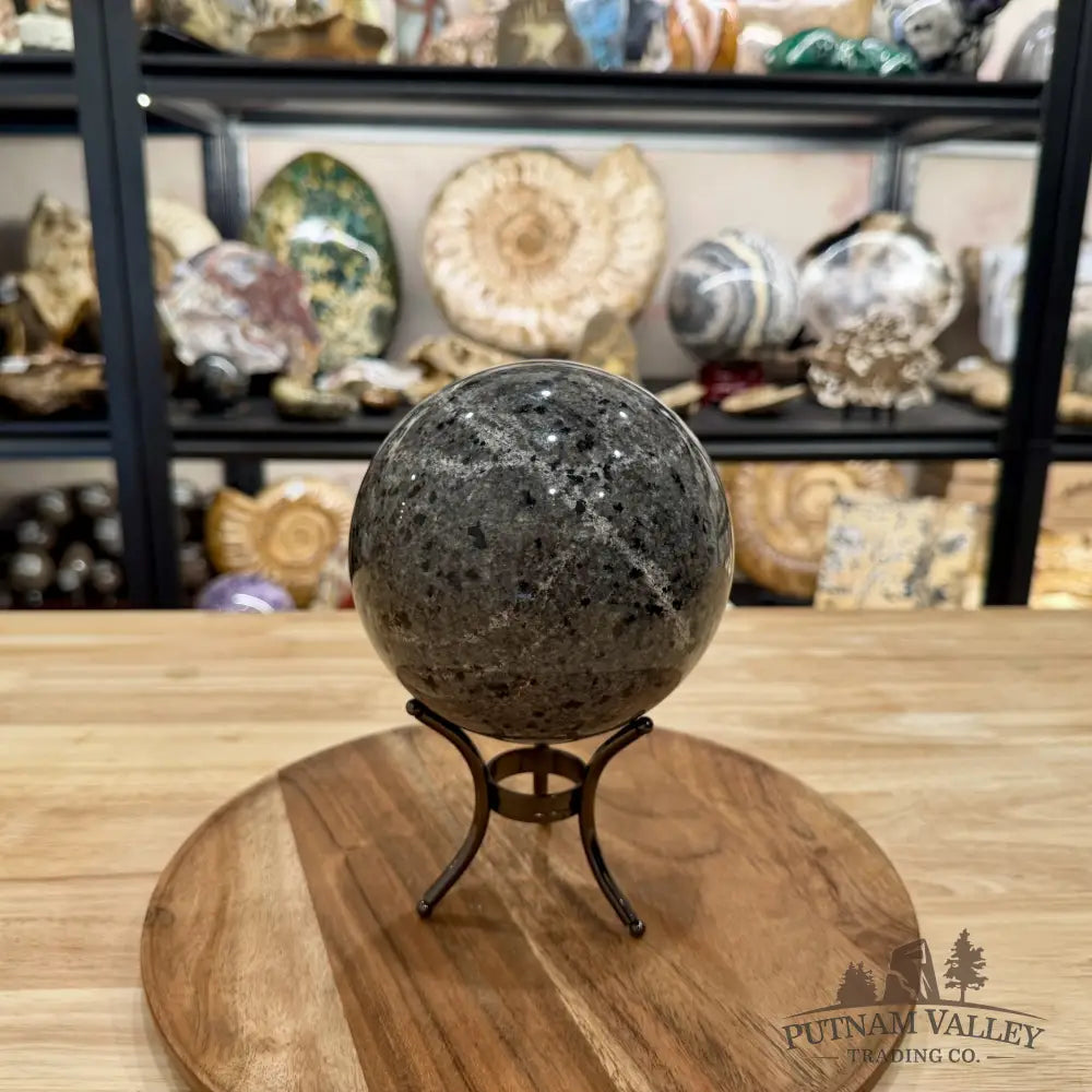 Yooperlite Sphere 5.17’’, UV Reactive Glow - Sphere