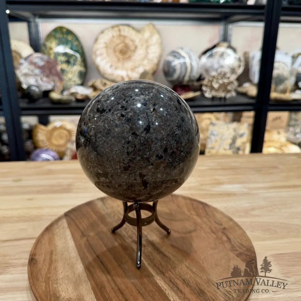 Yooperlite Sphere 5.56’’, UV Reactive Glow - Sphere