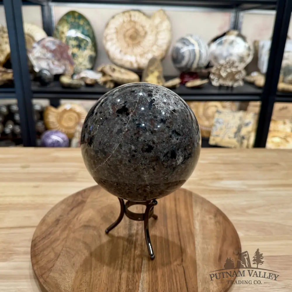 Yooperlite Sphere 5.56’’, UV Reactive Glow - Sphere