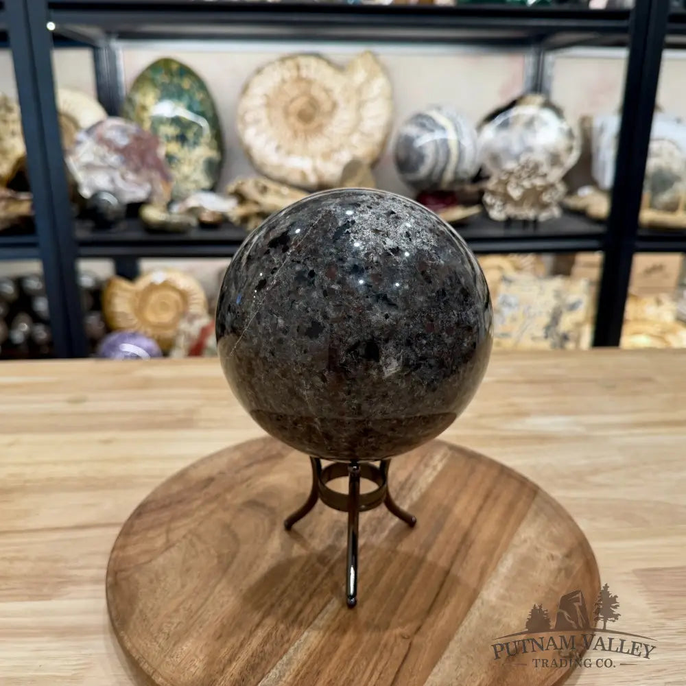 Yooperlite Sphere 5.56’’, UV Reactive Glow - Sphere