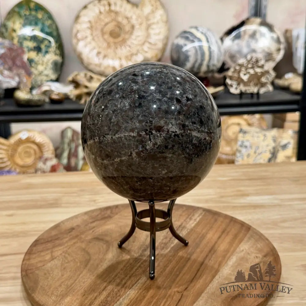 Yooperlite Sphere 5.61’’, UV Reactive Glow - Sphere