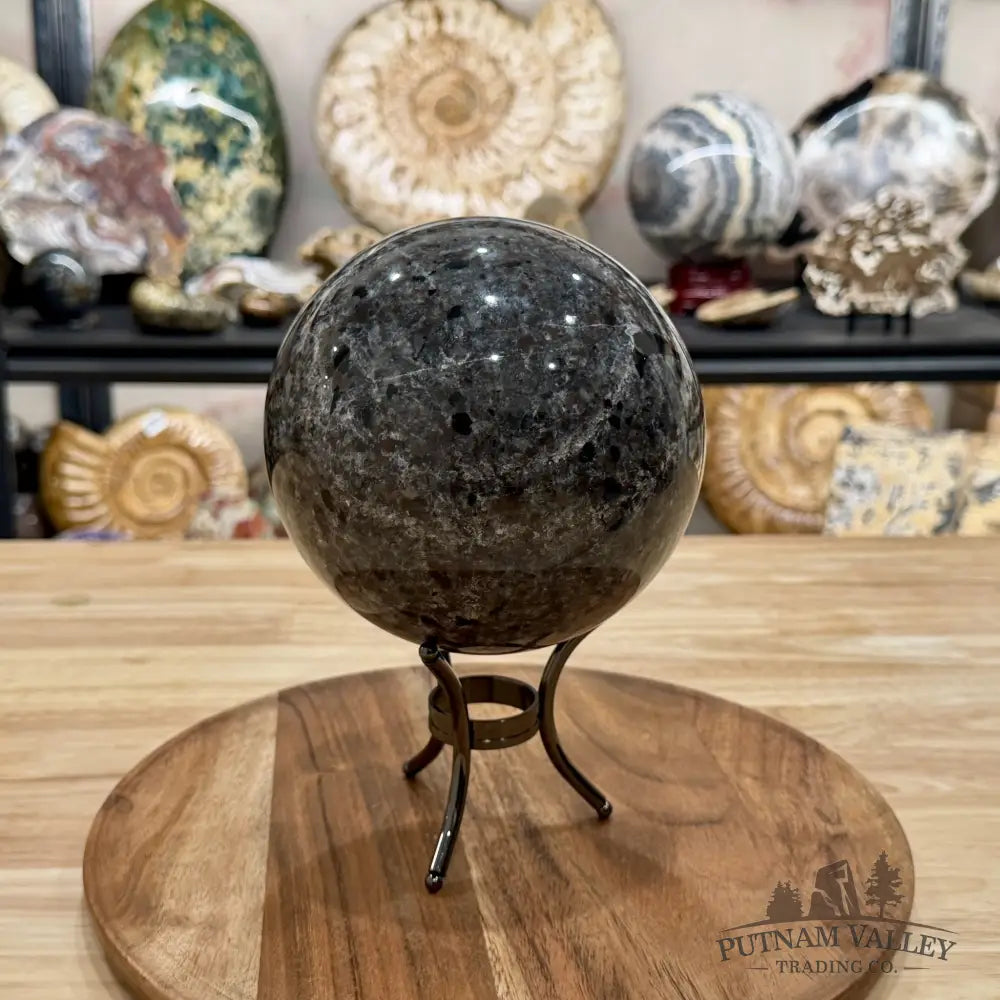 Yooperlite Sphere 5.61’’, UV Reactive Glow - Sphere