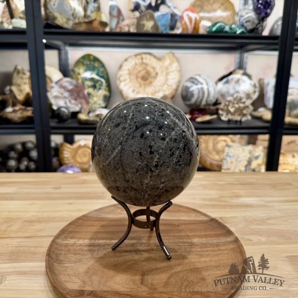 Yooperlite Sphere 5.65’’, UV Reactive Glow - Sphere