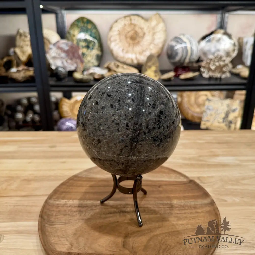 Yooperlite Sphere 5.65’’, UV Reactive Glow - Sphere
