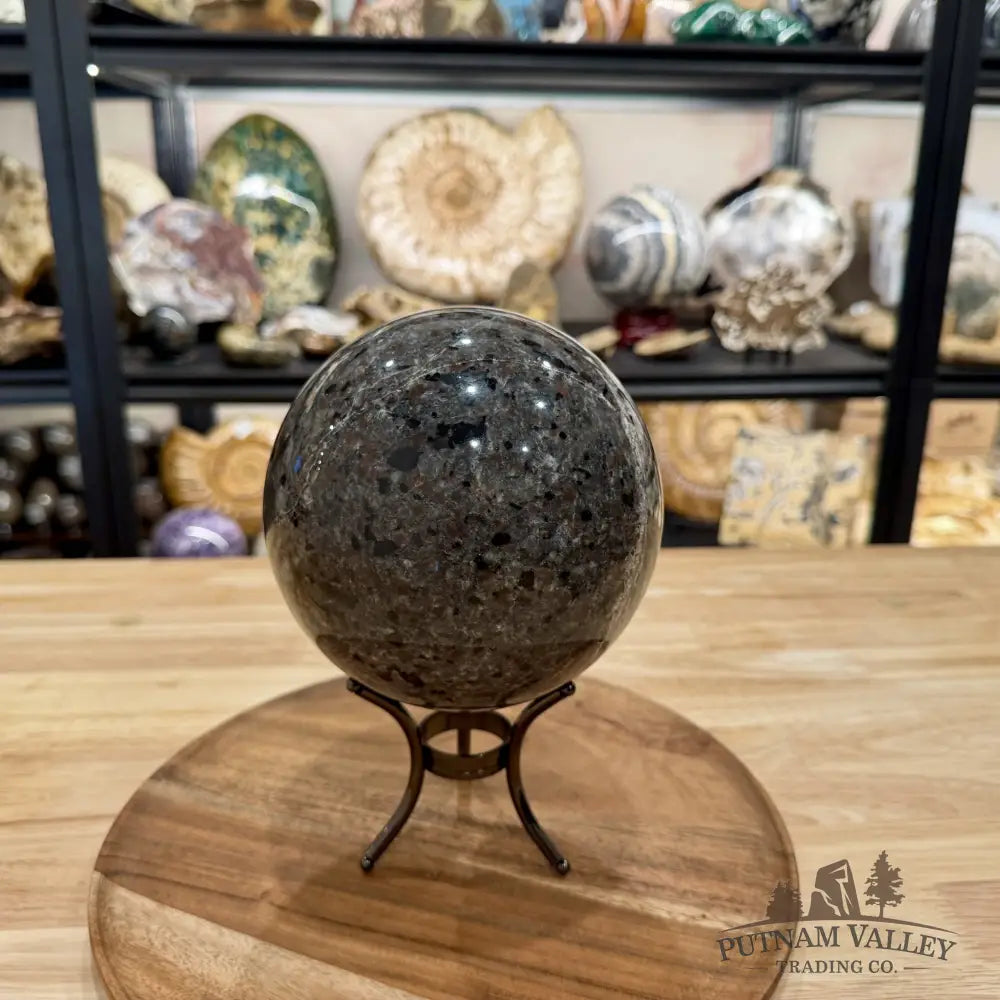 Yooperlite Sphere 5.8’’, UV Reactive Glow - Sphere