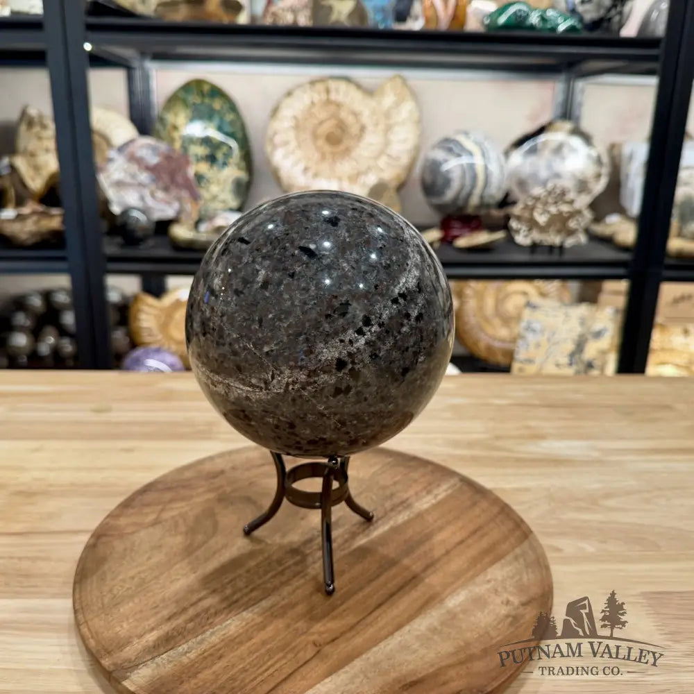 Yooperlite Sphere 5.8’’, UV Reactive Glow - Sphere