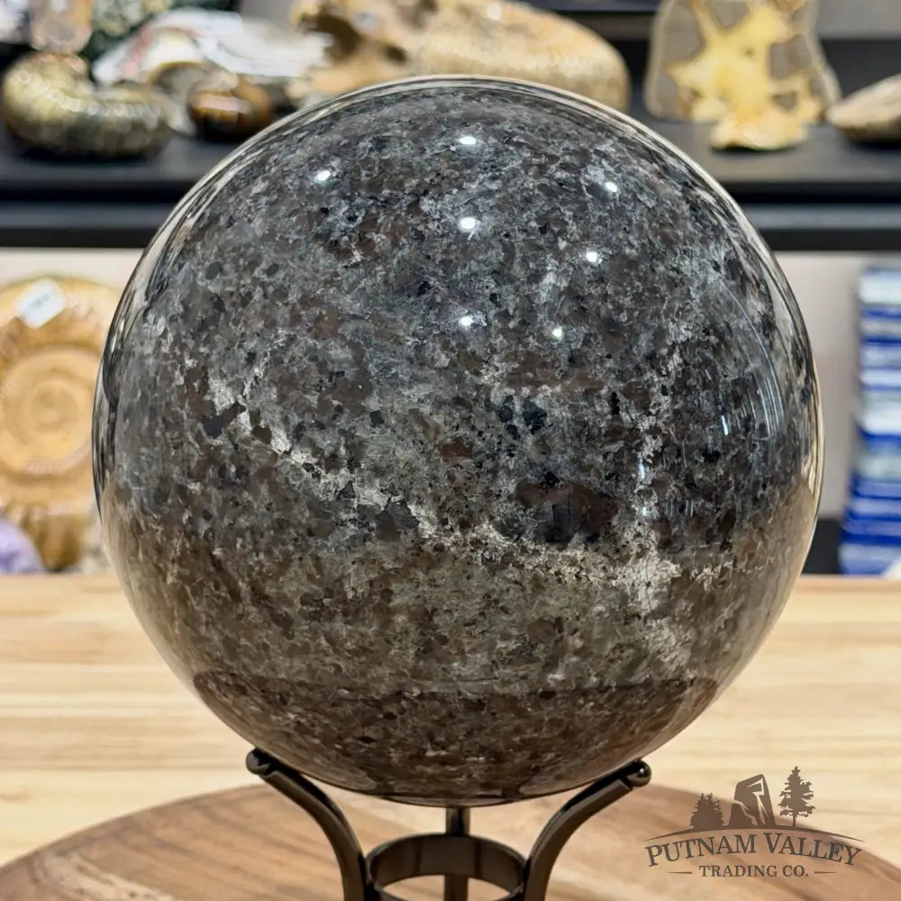 Yooperlite Sphere 6.09’’, UV Reactive Glow - Sphere